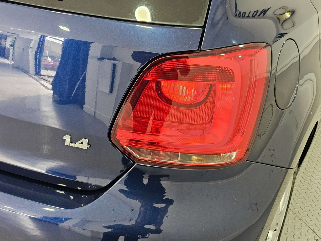 Volkswagen Polo Hatchback Red #20