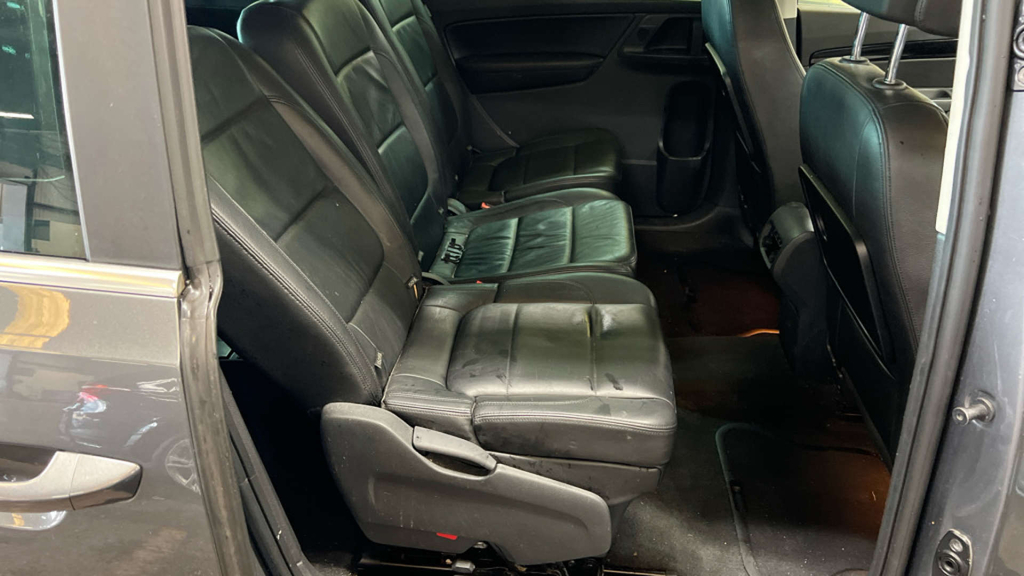 Seat Alhambra Mpv Red #8