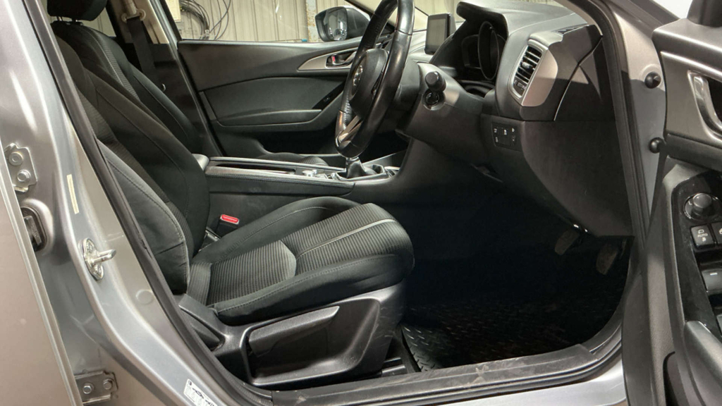 Mazda 3 2.0 Sport Nav 118 Bhp Blue #10