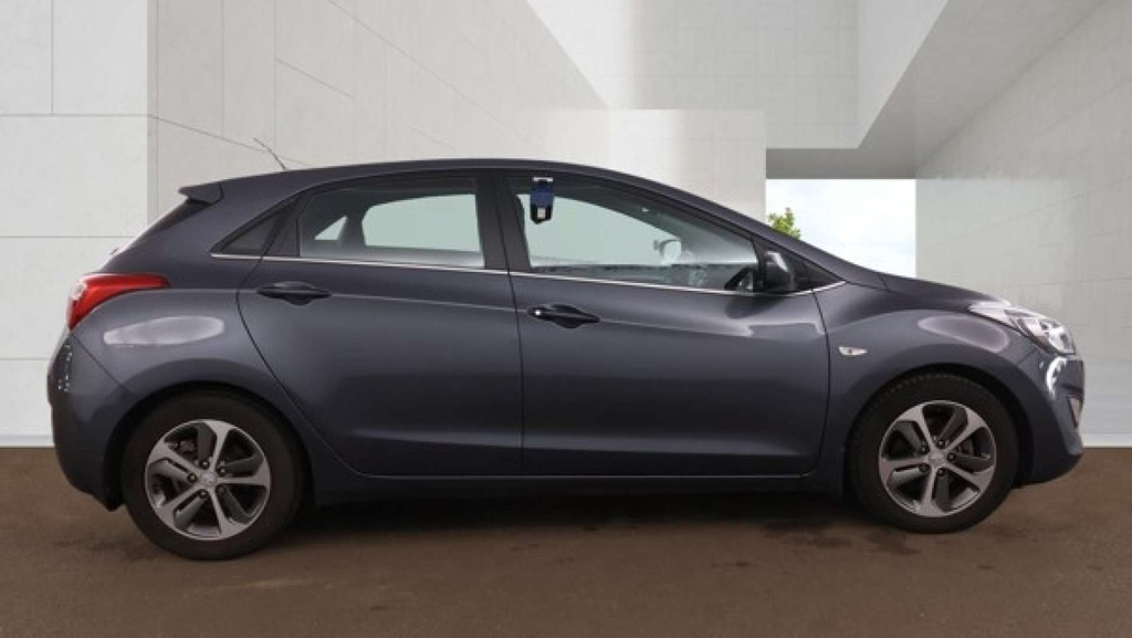 Hyundai I30 Se Blue Drive Crdi Brown #5