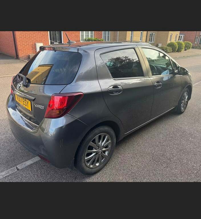 Toyota Yaris 1.33 Dual Vvt-i Icon Hatchback E #3