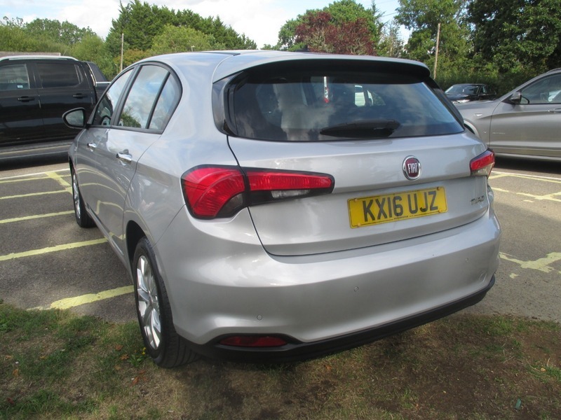 Fiat Tipo Easy White #10