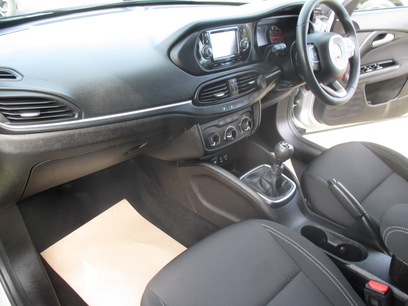 Fiat Tipo Easy White #29