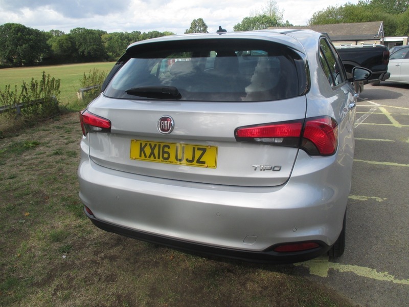 Fiat Tipo Easy White #8
