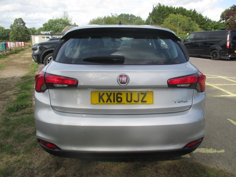 Fiat Tipo Easy White #9