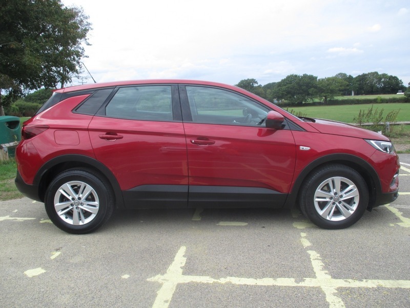 Vauxhall Grandland X Se S S Red #4