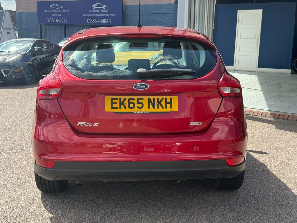 Ford Focus 1.0T Ecoboost Titanium Hatchback EK65NKH Red #5