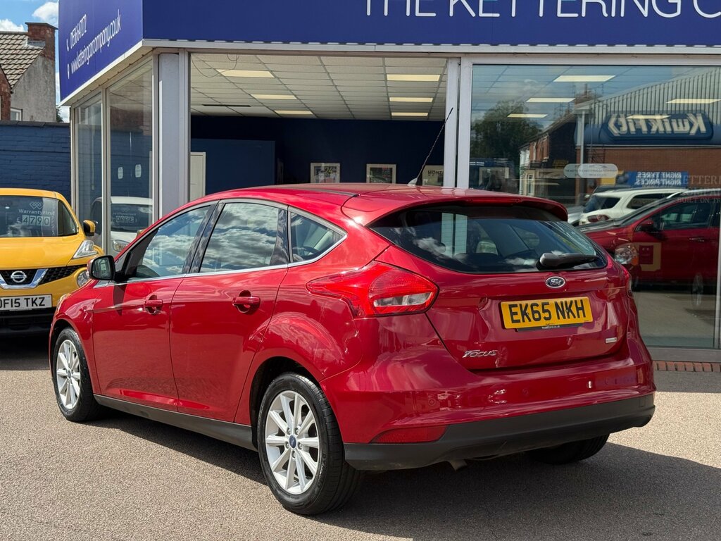 Ford Focus 1.0T Ecoboost Titanium Hatchback EK65NKH Red #3