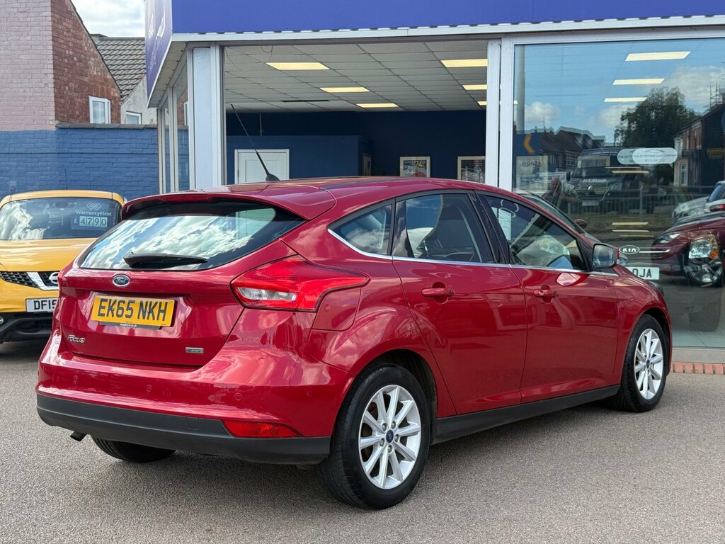 Ford Focus 1.0T Ecoboost Titanium Hatchback EK65NKH Red #2