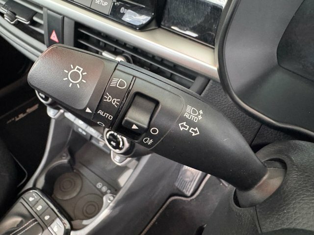 Kia Picanto 1.0 Pure White #32
