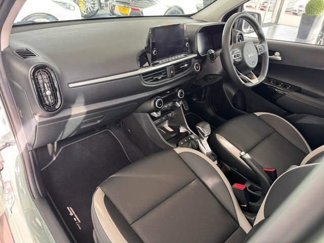 Kia Picanto 1.0 Pure White #23
