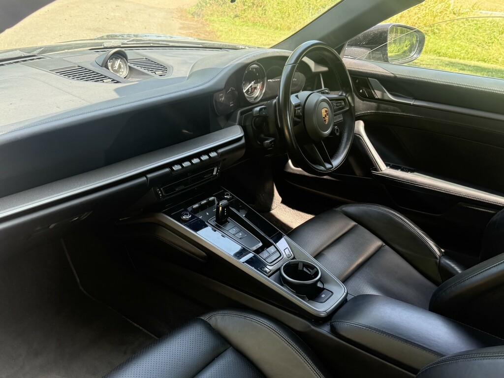 Porsche 911 3.0 T 992 Carrera S Black #4