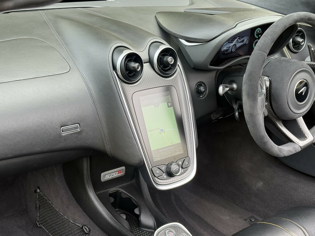 McLaren 570S 3.8L Null White #31