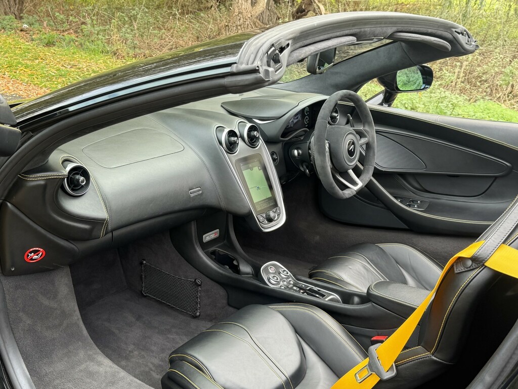 McLaren 570S 3.8L Null White #29