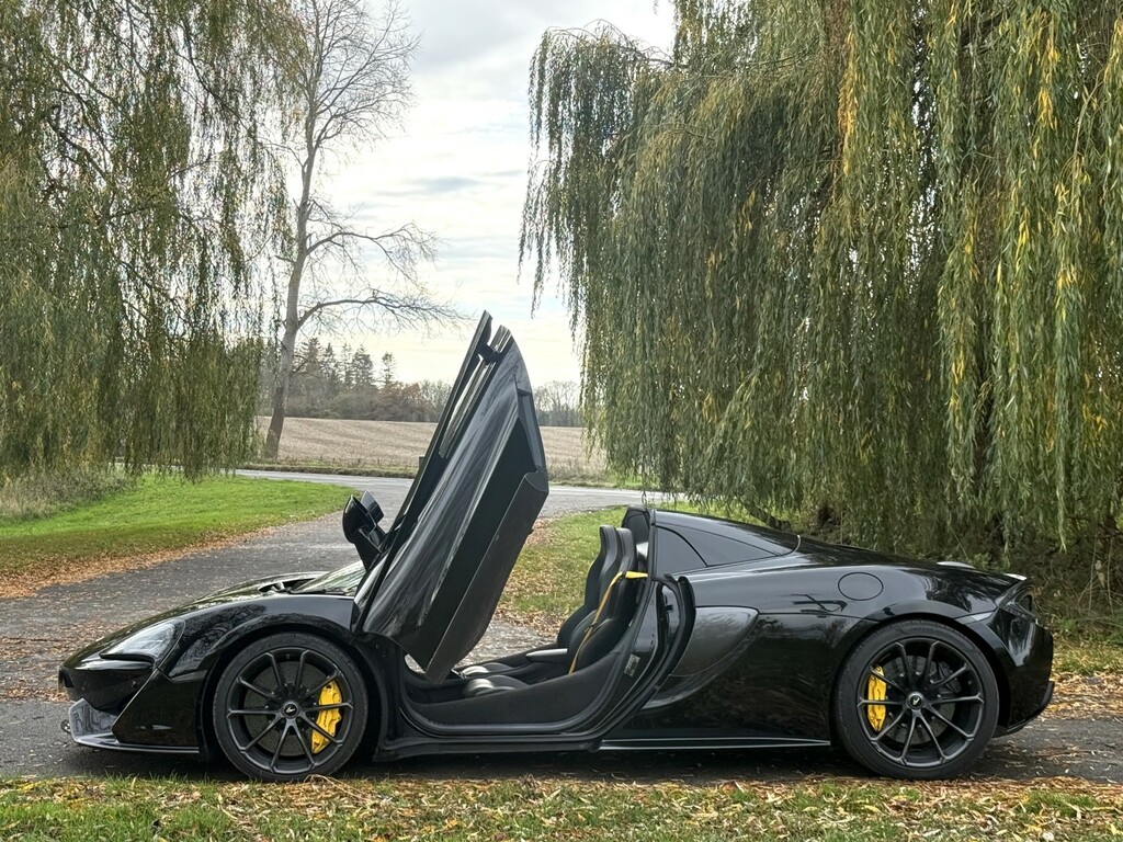 McLaren 570S 3.8L Null White #19