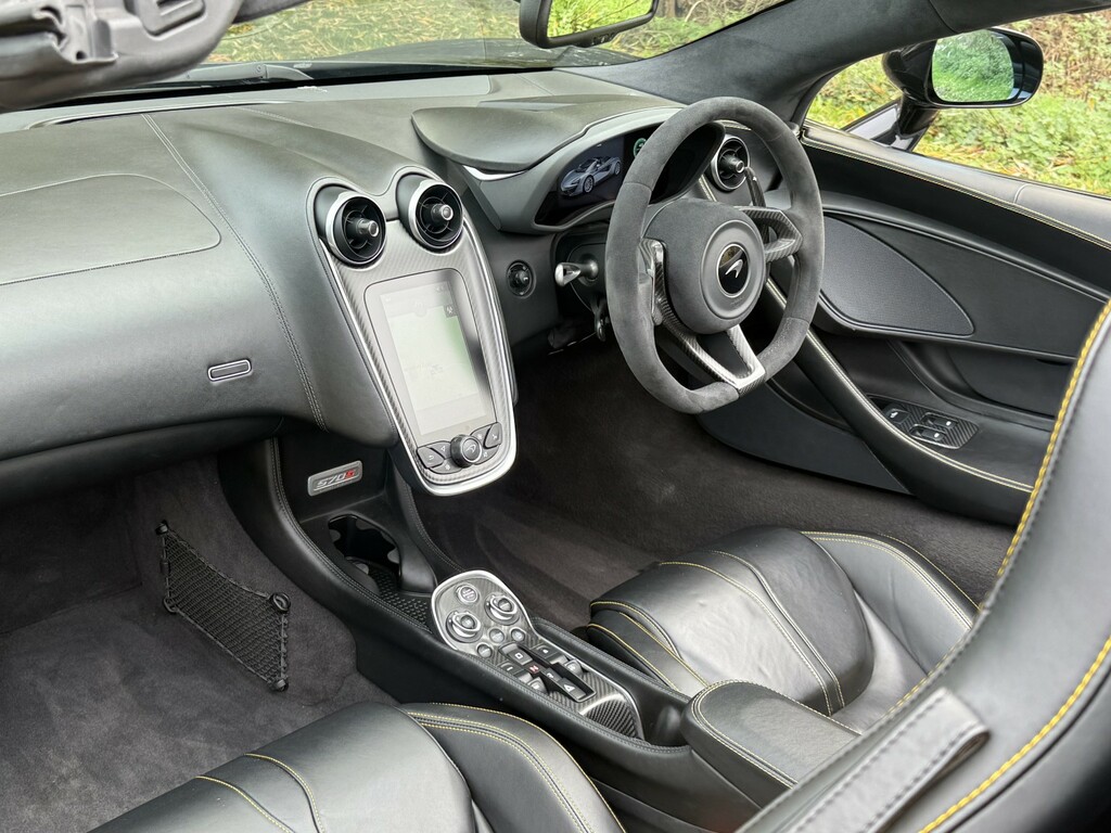 McLaren 570S 3.8 T V8 Black #5