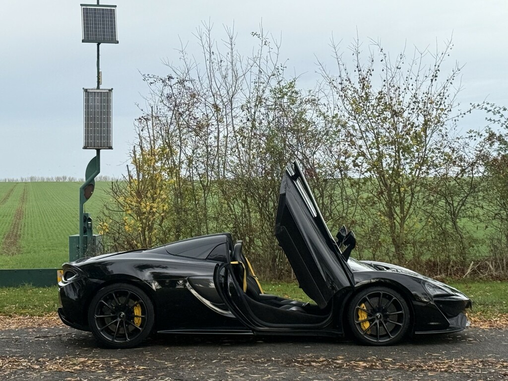 McLaren 570S 3.8L Null White #22