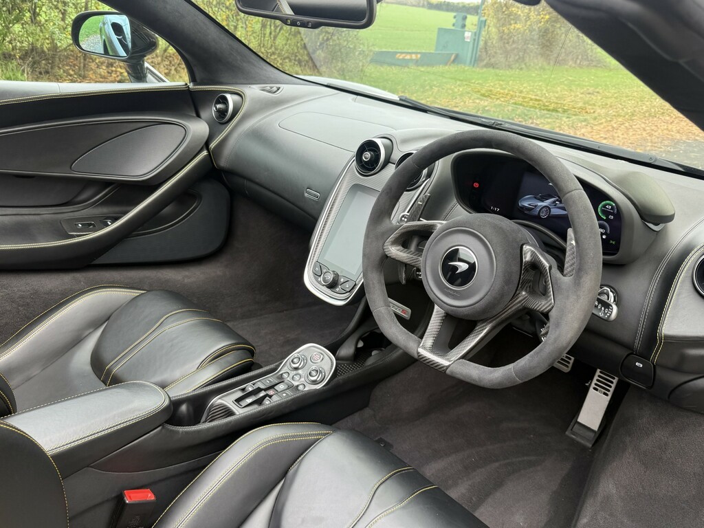 McLaren 570S 3.8L Null White #27
