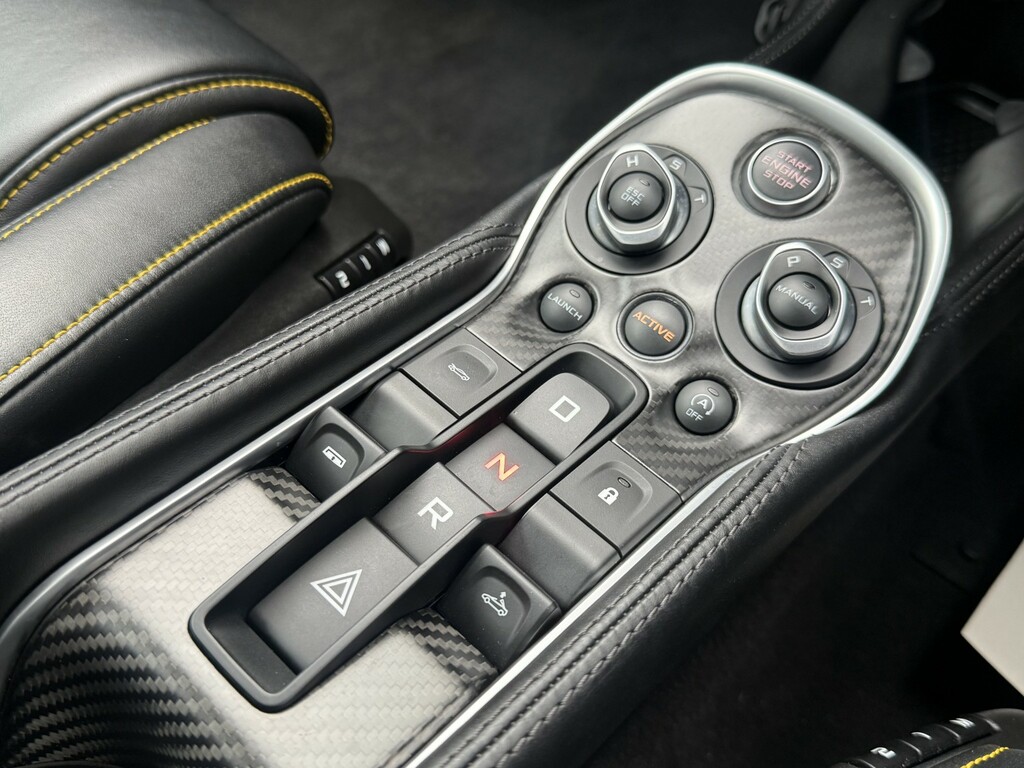 McLaren 570S 3.8L Null White #47