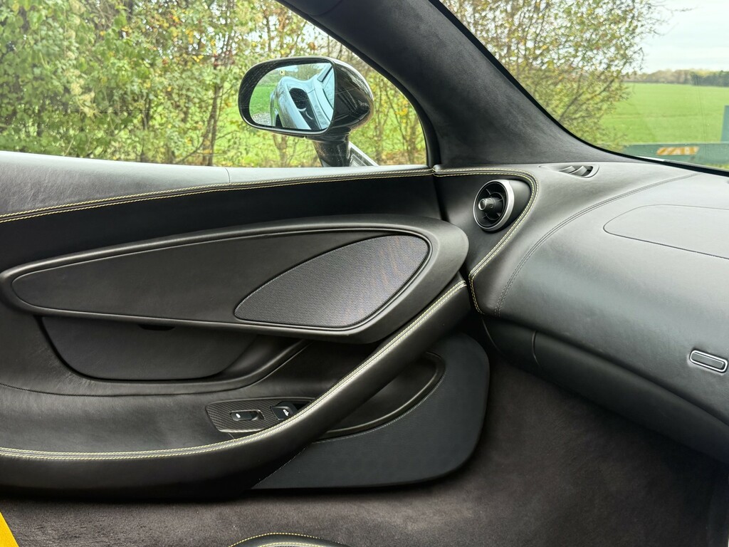 McLaren 570S 3.8L Null White #34