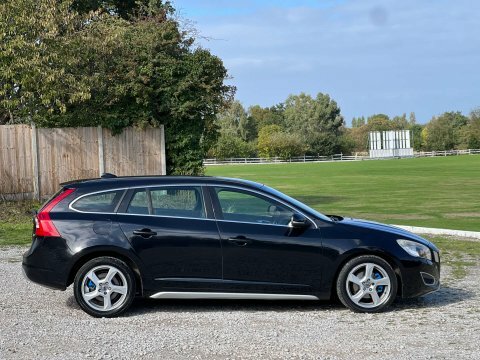 Volvo V60 2.0 V60 Se Black #3