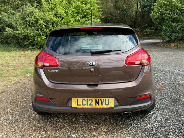 Kia Ceed 1.6 Crdi 3 Hatchback Euro 5 113 White #10