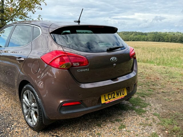 Kia Ceed 1.6 Crdi 3 Hatchback Euro 5 113 White #27