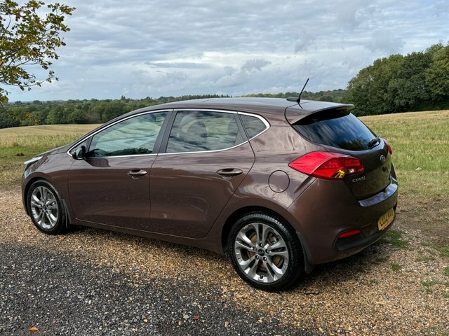 Kia Ceed 1.6 Crdi 3 Hatchback Euro 5 113 White #22