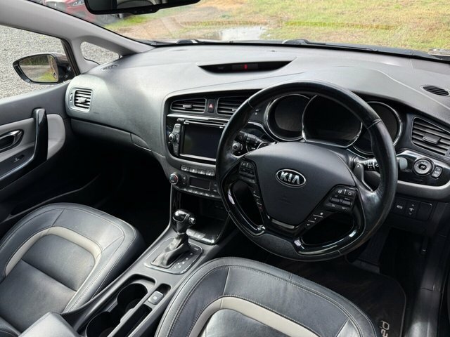 Kia Ceed 1.6 Crdi 3 Hatchback Euro 5 113 White #35