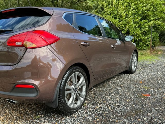 Kia Ceed 1.6 Crdi 3 Hatchback Euro 5 113 White #11