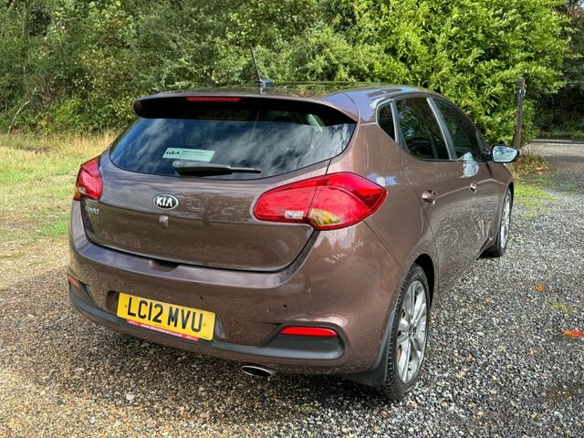 Kia Ceed 1.6 Crdi 3 Hatchback Euro 5 113 White #8
