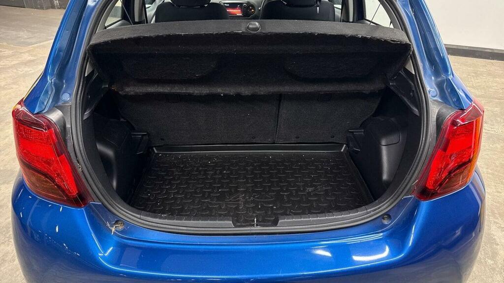 Toyota Yaris Hatchback White #15