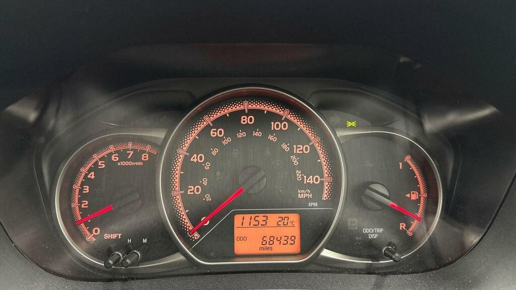 Toyota Yaris Hatchback White #14