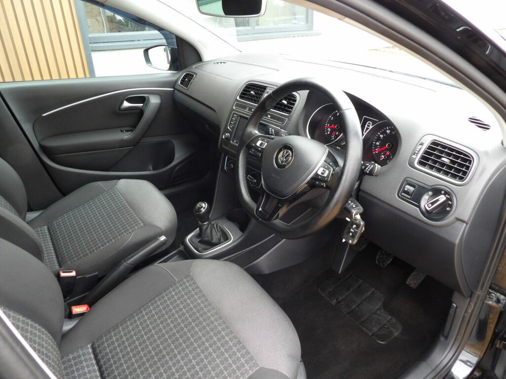 Volkswagen Polo 1.0 Match Red #11