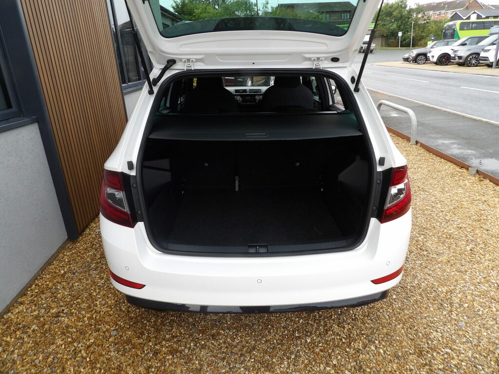 Skoda Fabia Red #9