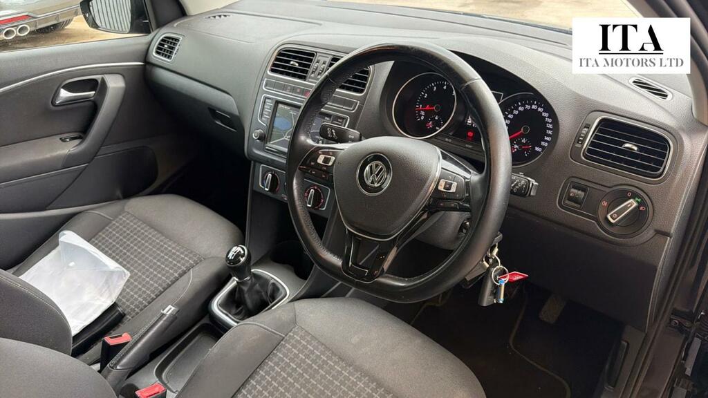 Volkswagen Polo Se Black #2