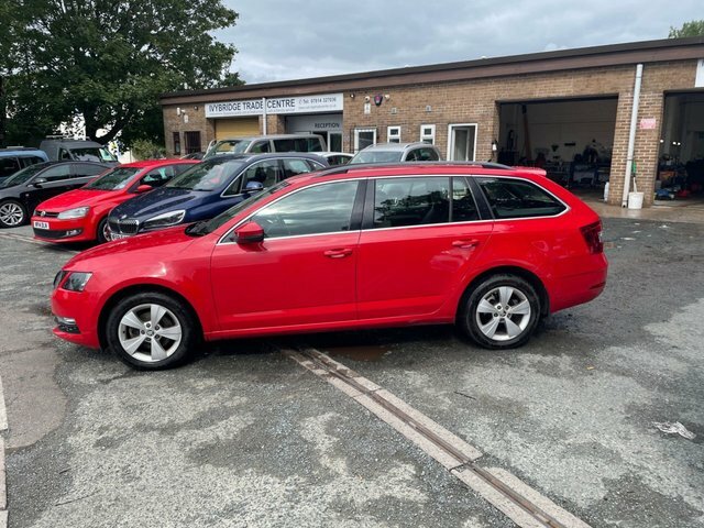 Skoda Octavia 1.0 Tsi Gpf Se Technology Estate Red #5