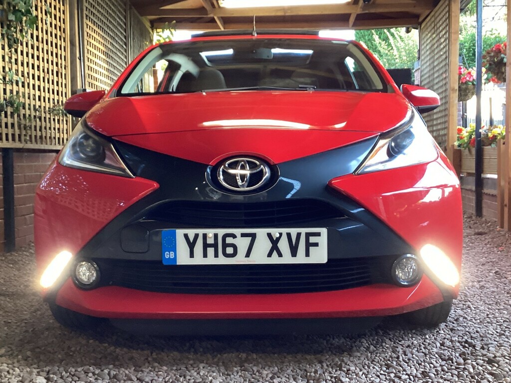Toyota Aygo Hatchback Grey #30
