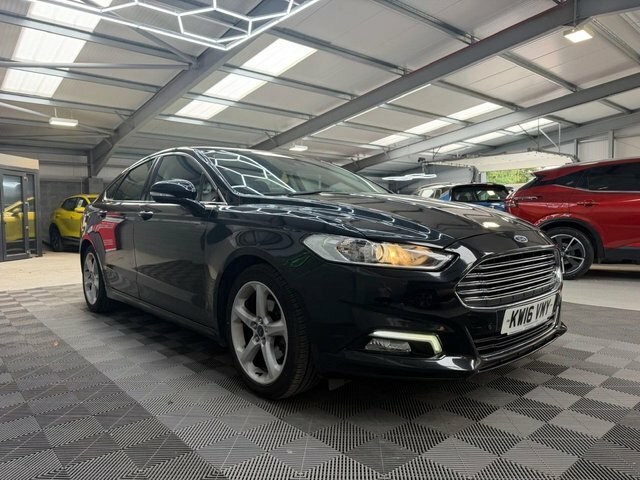 Ford Mondeo 2016 2.0 Tdci Titanium Hatchback Black #2