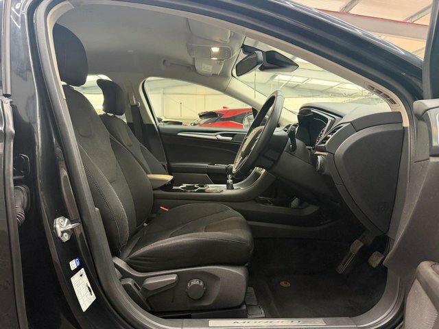 Ford Mondeo 2016 2.0 Tdci Titanium Hatchback Black #5