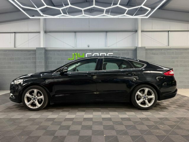 Ford Mondeo 2016 2.0 Tdci Titanium Hatchback Black #3