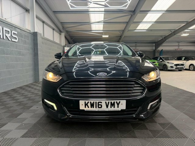 Ford Mondeo 2016 2.0 Tdci Titanium Hatchback Black #4
