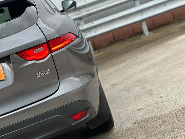 Jaguar F-Pace 2.0 Prestige Awd 178 Bhp Blue #20