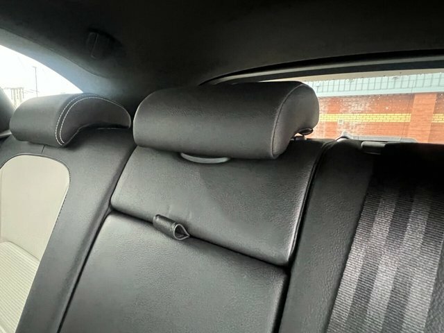 Jaguar F-Pace 2.0 Prestige Awd 178 Bhp Blue #40