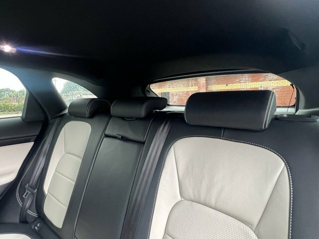 Jaguar F-Pace 2.0 Prestige Awd 178 Bhp Blue #38