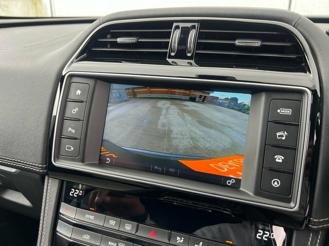 Jaguar F-Pace 2.0 Prestige Awd 178 Bhp Blue #50