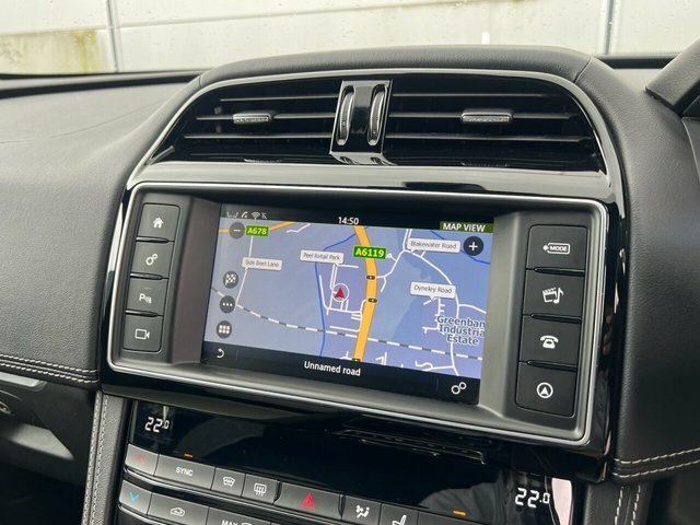 Jaguar F-Pace 2.0 Prestige Awd 178 Bhp Blue #49