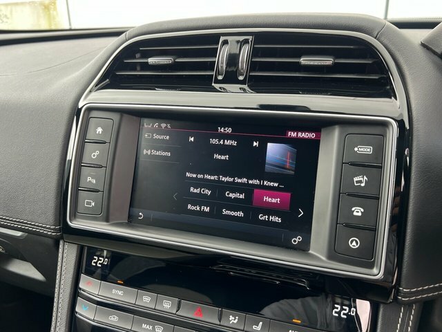 Jaguar F-Pace 2.0 Prestige Awd 178 Bhp Blue #52