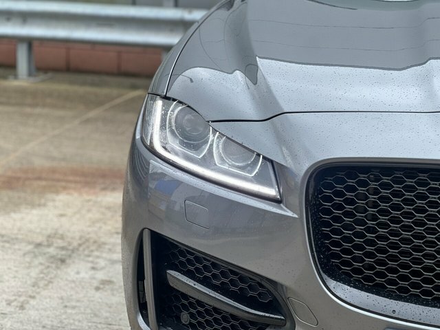 Jaguar F-Pace 2.0 Prestige Awd 178 Bhp Blue #10