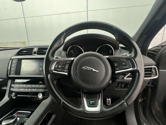 Jaguar F-Pace 2.0 Prestige Awd 178 Bhp Blue #56
